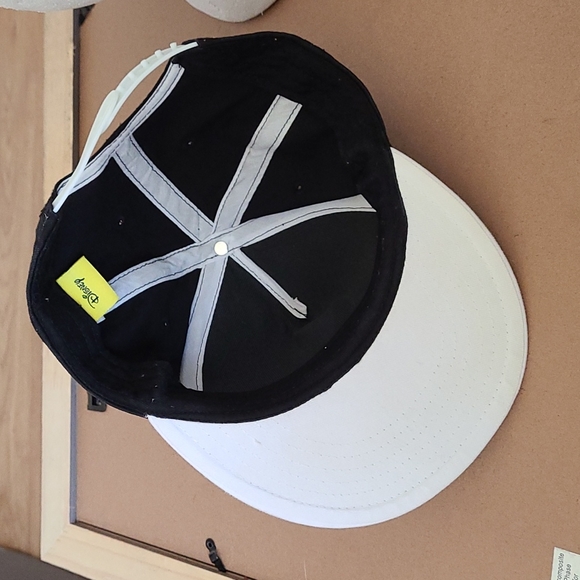 🎰 "777" 3/$21 Mickey Mouse Punch Hat - Picture 4 of 4